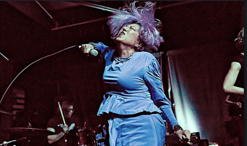 Violence girl, la historia de una punk chicana.